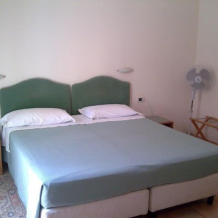 Hotel Pescetto Albenga Exterior foto