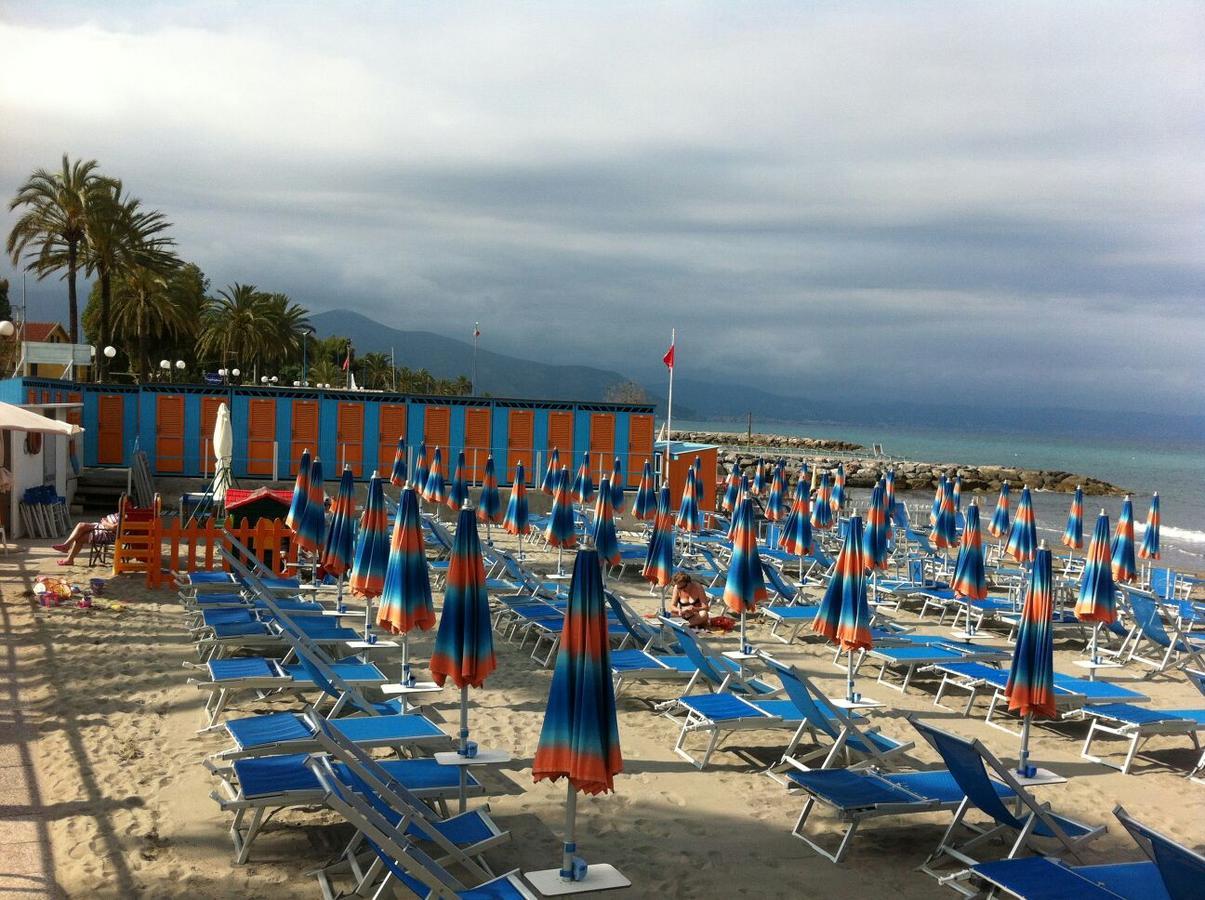 Hotel Pescetto Albenga Exterior foto
