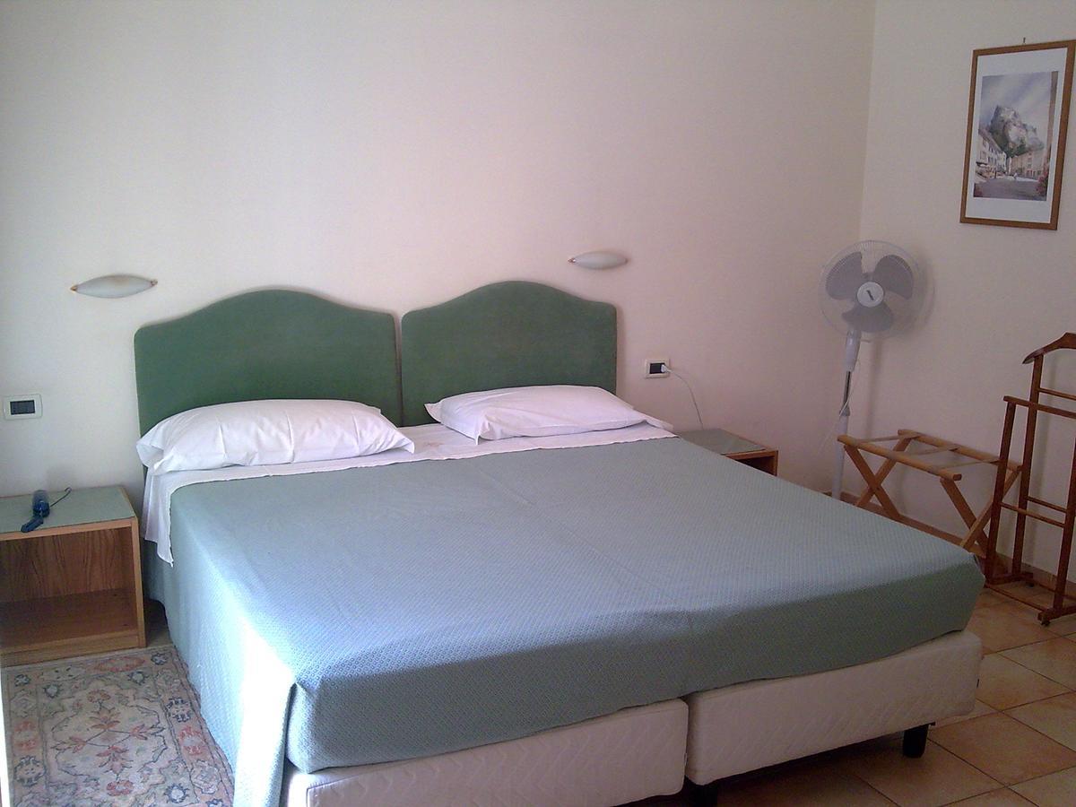 Hotel Pescetto Albenga Exterior foto