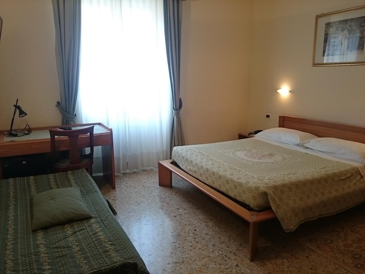 Hotel Pescetto Albenga Exterior foto
