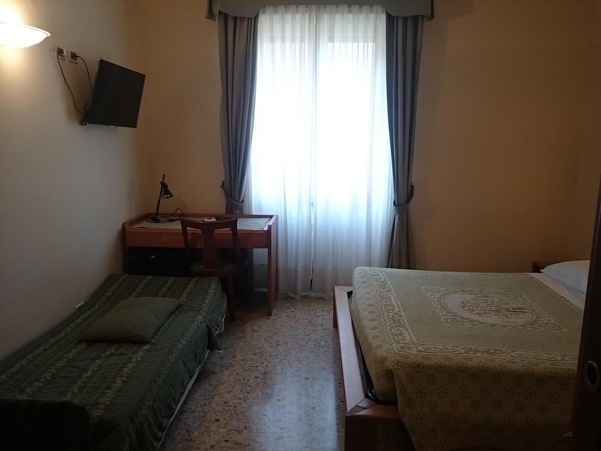 Hotel Pescetto Albenga Exterior foto